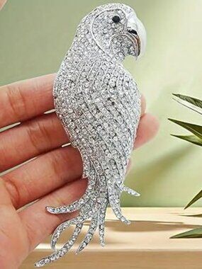 New Elegant Parrot Brooch Sparkling Crystal Bird Pin Jewelry Accessory Classy